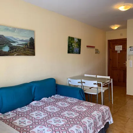 Turisticos Yamasol * Фуэнхирола